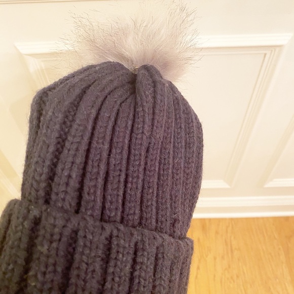 Cymbo Hat with Detachable NWOT - Picture 5 of 6